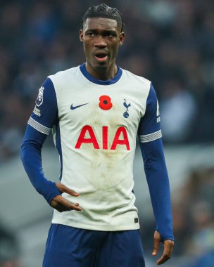 Tottenham Hotspur takımından Yves Bissouma, Premier Lig maçında Tottenham Hotspur 'a karşı Ipswich Town, Tottenham Hotspur Stadyumu, Londra, İngiltere, 10 Kasım 2024