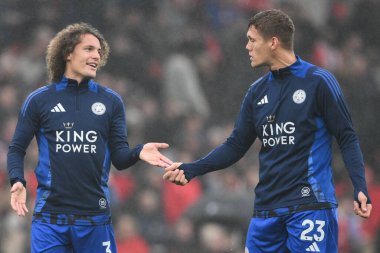 Leicester City 'nin Wout Faes' i Manchester United - Leicester City maçı öncesinde Leicester City 'den Jannik Vestergaard ile 10 Kasım 2024' te Old Trafford, Manchester, Birleşik Krallık 'ta yaptığı ısınma maçında konuştu.