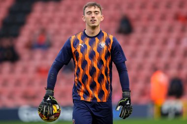 Blackpool 'dan Harry Tyrer, 9 Kasım 2024' te Londra 'daki Gaughan Group Stadyumu' nda oynanan 1.