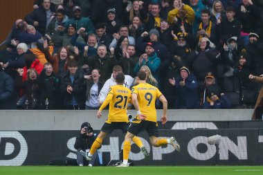 Wolverhampton Wanderers takımından Pablo Sarabia, 9 Kasım 2024 'te Wolverhampton Wanderers ile Southampton arasında oynanan Premier League maçı sırasında Wolverhampton Wanderers' a 1-0 kazandırma hedefini kutluyor.