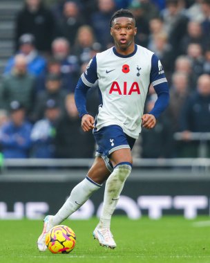 Tottenham Hotspur takımından Destiny Udogie, Premier League maçında Tottenham Hotspur 'a karşı Ipswich Town, Tottenham Hotspur Stadyumu, Londra, İngiltere, 10 Kasım 2024