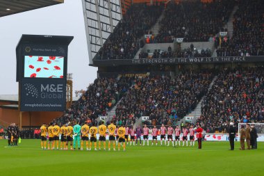 Molineux, Premier Lig karşılaşması öncesinde Wolverhampton Wanderers 'ın 9 Kasım 2024' te Molineux, Wolverhampton 'da Southampton' a karşı oynadığı Anma Günü 'nde ara verdi.