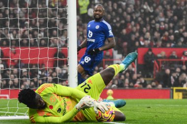 Manchester United takımından Andr Onana Premier League maçında topu kurtardı ve Manchester United ile Leicester City maçında 10 Kasım 2024 'te Old Trafford, Manchester, İngiltere' de maç yaptı.