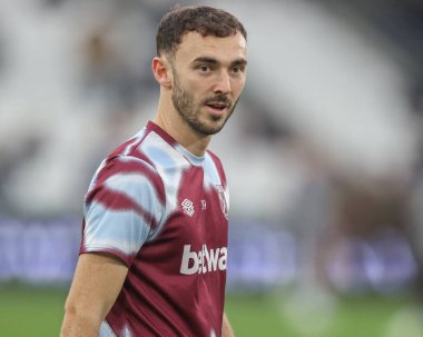 West Ham 'dan Andy Irving Premier League maçında ısınma turunda West Ham United Everton' a karşı Londra Stadyumu, Londra, İngiltere, 9 Kasım 2024