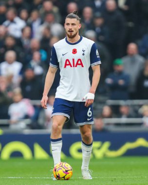 Tottenham Hotspur 'dan Radu Drguin, Premier Lig maçı sırasında Tottenham Hotspur' a karşı Ipswich Town Tottenham Hotspur Stadyumu, Londra, İngiltere, 10 Kasım 2024