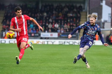 Blackpool takımından Hayden Coulson, 9 Kasım 2024 'te Gaughan Group Stadyumu' nda oynanan 1.