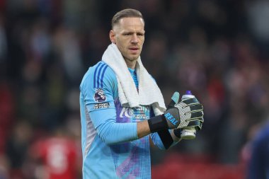 Nottingham Ormanı 'ndan Matz Sels, Premier League maçından sonra İngiltere' nin Nottingham kentinde oynanan Nottingham Forest - Newcastle United maçında taraftarları alkışlıyor.