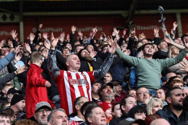 United taraftarları 10 Kasım 2024 'te Sheffield United ile Sheffield Çarşamba günü İngiltere' nin Sheffield şehrinde oynanan Sky Bet Şampiyonası maçında 1-0 'lık galibiyetlerini kutluyorlar.