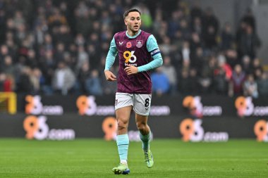 Burnley takımından Josh Brownhill 10 Kasım 2024 'te Burnley' e karşı Turf Moor, Burnley, Birleşik Krallık 'ta oynanan Gökyüzü İddia Şampiyonası maçında