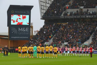 Molineux, Premier Lig karşılaşması öncesinde Wolverhampton Wanderers 'ın 9 Kasım 2024' te Molineux, Wolverhampton 'da Southampton' a karşı oynadığı Anma Günü 'nde ara verdi.