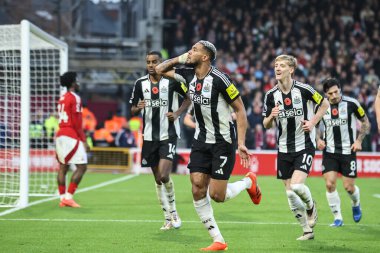 Newcastle 'dan Joelinton, İngiltere' nin Nottingham şehrinde oynanan Premier Lig maçı Nottingham Forest - Newcastle United maçında 1-2 'lik galibiyetini kutluyor.