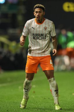 Blackpool 'dan Jordan Lawrence-Gabriel Bristol Street Motors Kupası maçında Harrogate Town, Blackpool' a karşı Wetherby Road, Harrogate, Birleşik Krallık, 12 Kasım 2024