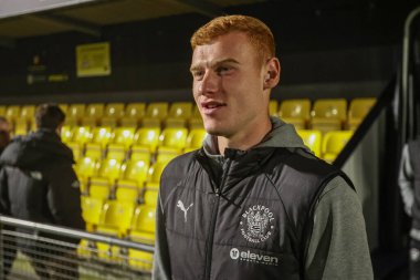 Blackpool 'dan Mackenzie Chapman, Bristol Street Motors Kupası maçı sırasında Wetherby Road, Harrogate, İngiltere' deki Harrogate Town 'a karşı 12 Kasım 2024' te geldi.