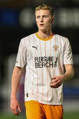 Bristol Street Motors Kupası 'nda Blackpool' dan Ryan Finnigan, Harrogate Town 'a karşı Wetherby Road, Harrogate, Birleşik Krallık, 12 Kasım 2024