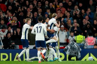 İngiltere 'den Conor Gallagher, 17 Kasım 2024' te Wembley Stadyumu 'nda oynanan UEFA Uluslar Ligi, B-Grubu 2.