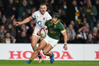 Güney Afrikalı Cheslin Kolbe, 16 Kasım 2024 'te İngiltere' ye karşı Allianz Stadyumu, Twickenham, İngiltere 'de oynanan Güz Ulusları Serisi maçında bir deneme için sahaya çıkıyor.