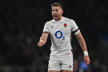İngiltere 'nin Freddie Steward' ı 16 Kasım 2024 'te Allianz Stadyumu, Twickenham' da oynanan İngiltere-Güney Afrika maçında takım arkadaşlarına talimat verir.