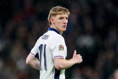 İngiltere 'den Anthony Gordon UEFA Uluslar Ligi, B-Grubu 2. Maç sırasında İngiltere - İrlanda Cumhuriyeti Wembley Stadyumu, Londra, Birleşik Krallık, 17 Kasım 2024