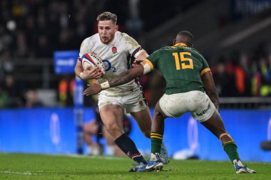 İngiltere 'nin Freddie Steward' ı, Güney Afrikalı Aphelele Fassi tarafından 16 Kasım 2024 'te Allianz Stadyumu' nda oynanan Güz Milletler Serisi maçında yenildi.