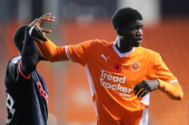 Blackpool 'dan Terry Bondo Sky Bet Ligi 1 maçı sırasında Blackpool Northampton Town' a karşı Bloomfield Road, Blackpool, İngiltere, 16 Kasım 2024