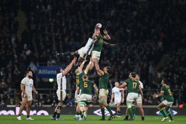 Pieter-Steph Du Toit of South Africa wins the high ball during the Autumn Nations Series match England vs South Africa at Allianz Stadium,, Twickenham, United Kingdom, 16th November 2024 clipart