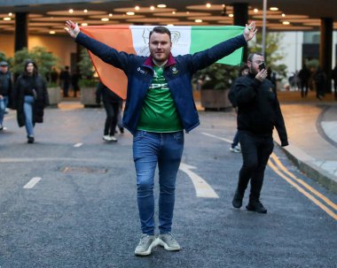 Bir İrlanda taraftarı, 17 Kasım 2024 'te Wembley Stadyumu' nda UEFA Uluslar Ligi, B Grubu 2.