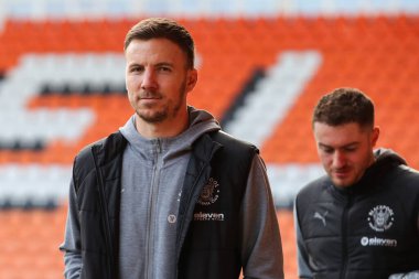 Blackpool 'dan Lee Evans, 16 Kasım 2024' te Bloomfield Road, Blackpool, İngiltere 'de oynanan Blackpool-Northampton maçında Sky Bet 1' in önüne geçti.