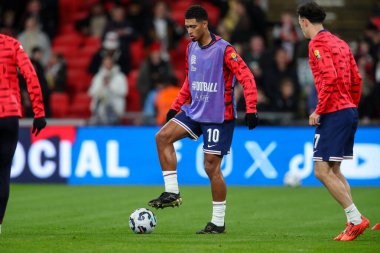 İngiltere 'den Jude Bellingham UEFA Uluslar Ligi, B-Grubu maçında ısınma turunda İngiltere - İrlanda Cumhuriyeti maçı Wembley Stadyumu, Londra, Birleşik Krallık, 17 Kasım 2024