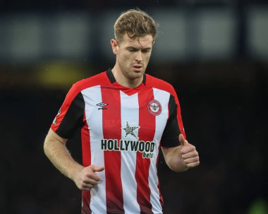 Brentford 'dan Nathan Collins Premier League maçı sırasında Everton - Brentford Goodison Park, Liverpool, İngiltere, 23 Kasım 2024
