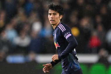 Leeds United takımından Ao Tanaka 24 Kasım 2024 'te Swansea City, Swansea.com Stadyumu' nda Leeds United 'a karşı oynadığı Sky Bet maçında