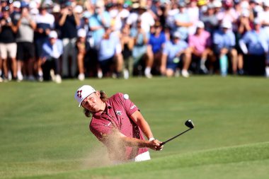 Avustralyalı Cameron Smith, 24 Kasım 202 'de Royal Queensland Golf Kulübü, Brisbane' de oynanan BMW Avustralya PGA Şampiyonası 'nın final turunda sığınaktan fiş aldı.