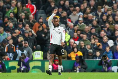 Fulham 'dan Alex Iwobi, 23 Kasım 2024' te Craven Cottage, Londra, İngiltere 'de oynanan Premier League maçında Fulham ve Wolverhampton Wanderers maçında 1-0 kazanma hedefini kutluyor.