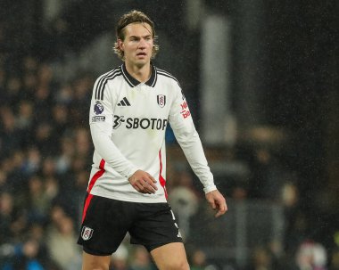 Fulham 'dan Joachim Andersen, 23 Kasım 2024' te Londra Craven Cottage 'da oynanan Premier Lig maçında Fulham, Wolverhampton Wanderers' a karşı.