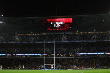 Birleşik Krallık 'ın Twickenham kentindeki Allianz Stadyumu' nda oynanan Güz Ulusları Serisi maçında 81.634 seyirci bulunuyor.