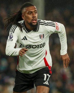 Fulham 'dan Alex Iwobi Premier Lig maçı sırasında Craven Cottage, Londra' da Fulham Wolverhampton Wanderers 'a karşı 23 Kasım 2024