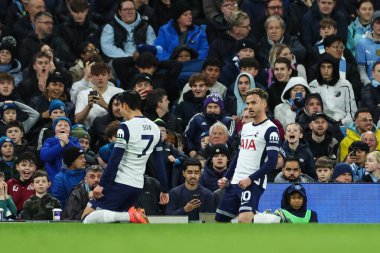 Tottenham Hotspur 'dan James Maddison Premier League maçında Manchester City ile Tottenham Hotspur arasında 23 Kasım 2024' te Etihad Stadyumu 'nda 2-0 berabere kaldı.