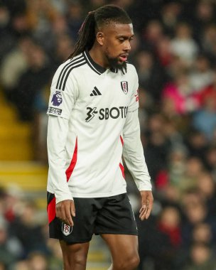 Fulham takımlarından Alex Iwobi, 23 Kasım 2024 'te Craven Cottage, Londra' da oynanan Premier League maçında Wolverhampton Wanderers 'a karşı oynanan yenilgi üzerine üzgün görünüyor.