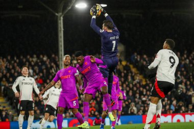 Wolverhampton Wanderers takımından Jose Sa, 23 Kasım 2024 'te Craven Cottage, Londra' da oynanan Premier League maçında Wolverhampton Wanderers 'a karşı bir kurtarış yaptı.