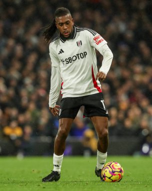 Fulham 'dan Alex Iwobi Premier Lig maçı sırasında Craven Cottage, Londra' da Fulham Wolverhampton Wanderers 'a karşı 23 Kasım 2024