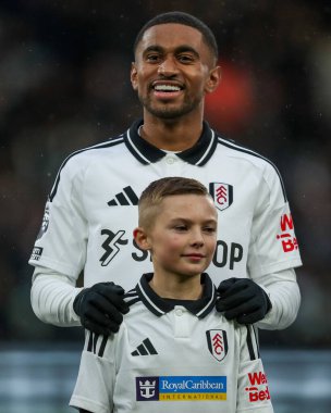 Fulham 'dan Reiss Nelson, 23 Kasım 2024' te Craven Cottage, Londra 'da oynanan Premier League maçından önce Wolverhampton Wanderers maçına tepki gösterdi.