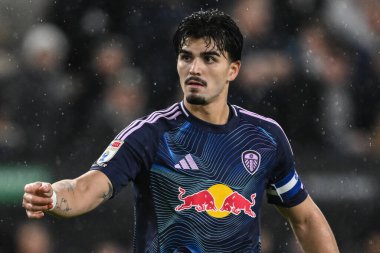 Leeds United takımından Pascal Struijk, 24 Kasım 202 'de Swansea.com Stadyumu' nda oynanan Sky Bet Şampiyonası maçında takım arkadaşlarına talimatlar veriyor.