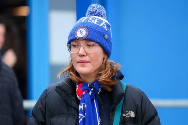 Taraftarlar Barclays Kadınlar Süper Ligi karşılaşması öncesinde Kingsmeadow Stadyumu 'na geldiler. Chelsea FC Kadınlar Manchester United Women' a karşı Kingsmeadow Stadyumu, Kingsmeadow, Thames, İngiltere, 24 Kasım 2024