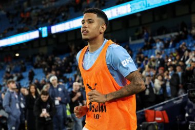 Manchester City 'den Savinho Premier League maçında ısınma turunda Manchester City ile Tottenham Hotspur arasında Etihad Stadyumu, Manchester, İngiltere, 23 Kasım 2024