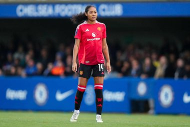 Manchester United Women 'dan Jayde Riviere, 24 Kasım 2024' te İngiltere 'nin Kingsmeadow Stadyumu' nda oynanan Chelsea FC Women vs Manchester United Women maçında izlemektedir.