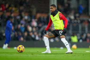 Fulham 'dan Reiss Nelson Premier Lig maçından önce ısınıyor Fulham, Wolverhampton Wanderers' a karşı Craven Cottage, Londra, 23 Kasım 2024