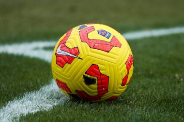 24 Kasım 2024 'te İngiltere' nin başkenti Kingsmeadow Stadyumu 'nda oynanan Chelsea FC Women - Manchester United Women maçında Nike Flight maçının genel görünümü