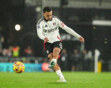 Fulham 'dan Antonee Robinson, 23 Kasım 2024' te Craven Cottage, Londra 'da oynanan Fulham-Wolverhampton Wanderers maçında şut çekti.