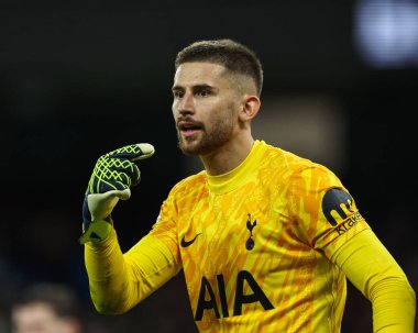 Tottenham Hotspur 'dan Guglielmo Vicario Premier League maçında Manchester City' ye karşı Tottenham Hotspur, Etihad Stadyumu, Manchester, İngiltere, 23 Kasım 2024