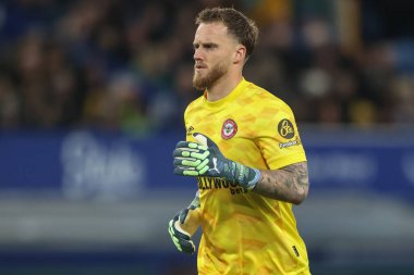 Brentford 'dan Mark Flekken Premier League maçı sırasında Everton, Brentford' a karşı Goodison Park, Liverpool, İngiltere, 23 Kasım 2024