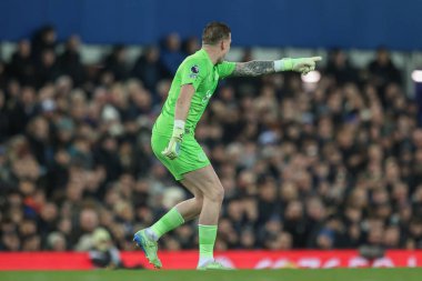 Everton 'dan Jordan Pickford, 23 Kasım 2024' te Goodison Park, Liverpool 'da oynanan Everton-Brentford Premier Lig maçında takım talimatlarını veriyor.